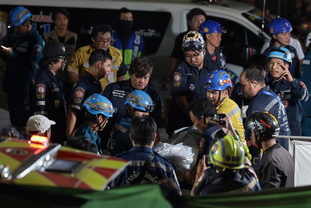 Bangkok pub fire kills 27 people and 22 critically injured, officials say- Ảnh 4.