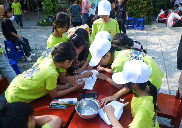 Da Nang commune introduces Vietnam's first rules on phone, social media use for students under 16- Ảnh 1.
