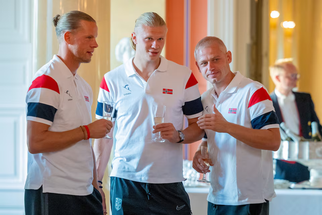 Norway turn World Cup heartbreak into celebration as huge crowds pack capital - Ảnh 8.