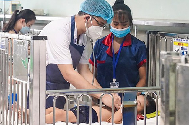 Vietnam’s children hospital sees three-fold increase in Adenovirus cases - Ảnh 1.