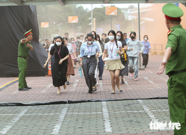 Over 700 people take part in fire drill at Ho Chi Minh City shopping mall- Ảnh 3.
