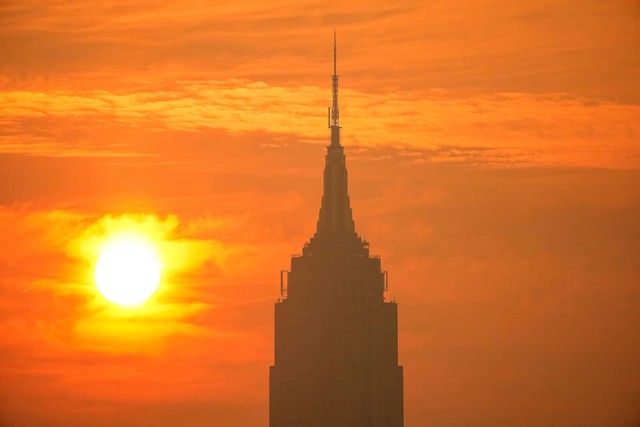 Smoke, fire, floods: US faces triple extreme summer weather threats- Ảnh 1.