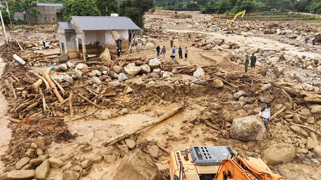 Flash floods, landslides kill 4, leave 4 missing in Vietnam's Lai Chau- Ảnh 4.