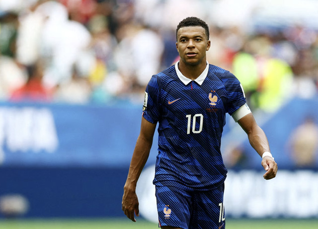 France's Mbappe becomes World Cup's all-time top scorer- Ảnh 2.