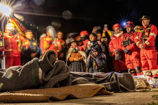 At least 6 dead and 21 injured after 2 earthquakes in Peru - Ảnh 5.