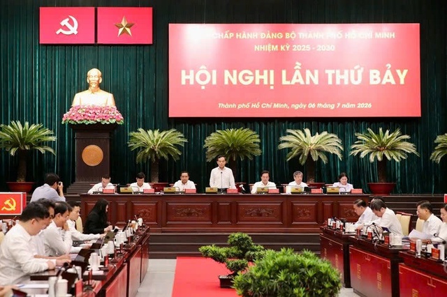 Ho Chi Minh City targets 10.2% GRDP growth in 2026 on new growth drivers, reforms - Ảnh 1.