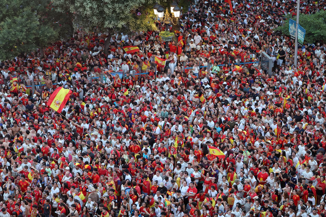 Scores celebrate Spain's 'Kings of the World' win in exhilarated Madrid - Ảnh 4.