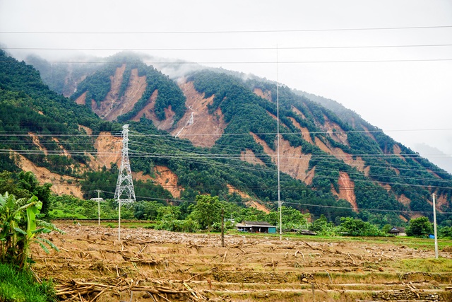 Experts explain causes of early-season flash floods in Vietnam’s Lai Chau - Ảnh 3.