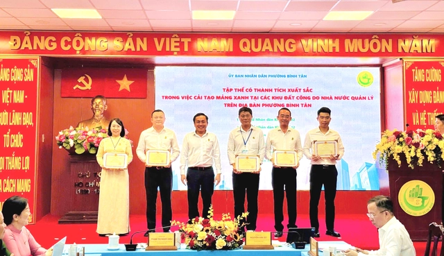 Ho Chi Minh City ward turns vacant public lots into mini parks - Ảnh 4.