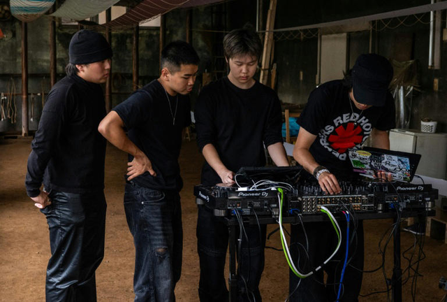 From bath to fish market: DJs play to revive Japan neighbourhoods- Ảnh 2.