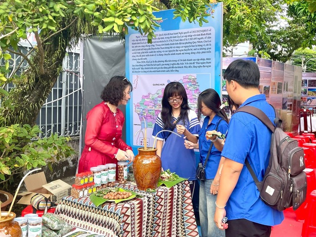 Teen An Giang kh&aacute;m ph&aacute; sắc m&agrave;u Nam Bộ - Ảnh 1.