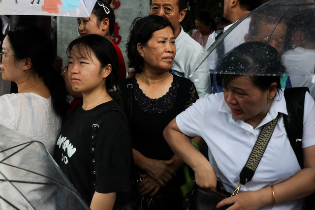 China braces for heavy rain as tropical storm Noul edges closer - Ảnh 1.