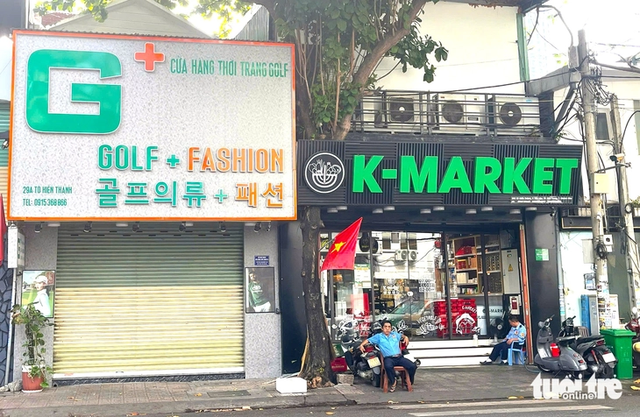 Vietnam’s Nha Trang tackles foreign-language-only shop signs- Ảnh 4.