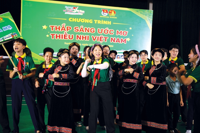 75 tr&aacute;i tim đập nhịp tự h&agrave;o qu&ecirc; hương đất nước - Ảnh 6.