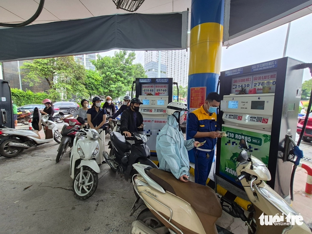 Vietnam fuel retailers report supply shortages as Petrolimex, wholesalers cite supply difficulties- Ảnh 2.
