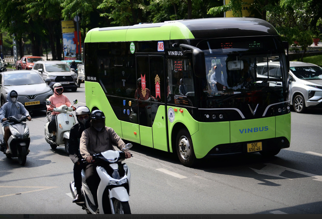 AI offers new approach to solving complex economic problems, expert says at Ho Chi Minh City conference- Ảnh 1.