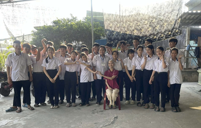 This Vietnamese teen keeps shining despite cancer battle - Ảnh 2.