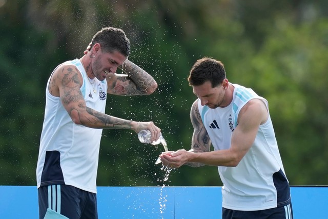 Eastern heat on July 4 threatens World Cup players and fans - Ảnh 5.