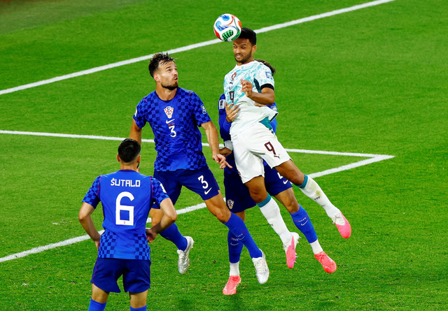 Portugal survive late drama to beat Croatia and reach World Cup last 16 - Ảnh 1.