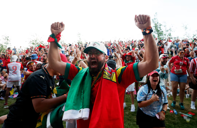 Portugal survive late drama to beat Croatia and reach World Cup last 16 - Ảnh 4.