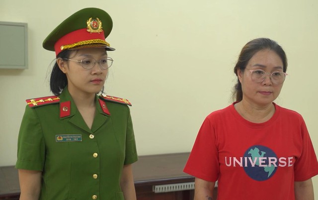Vietnamese hotel receptionist charged after renting motorcycle to drunk foreigner in Nha Trang fatal crash - Ảnh 1.