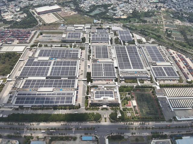 Samsung Vietnam’s nearly-28MWp rooftop solar project put into operation- Ảnh 1.