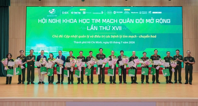 About 22 million Vietnamese suffer chronic diseases: conference- Ảnh 1.