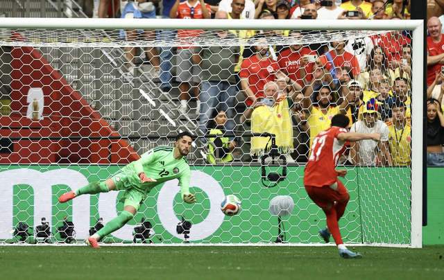 Switzerland edge Colombia on penalties to reach first World Cup quarter-final since 1954- Ảnh 2.