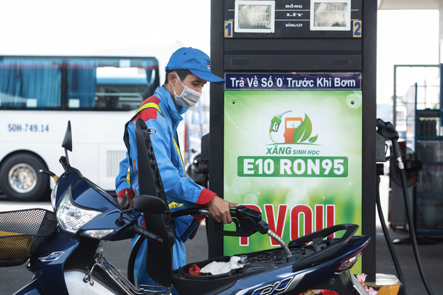 Air quality data show improvement in Hanoi, Ho Chi Minh City, but no definitive link to biofuel use: official - Ảnh 1.