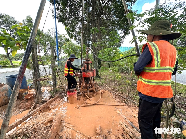 Geotechnical work begins for $2bn Ho Chi Minh City-Binh Duong metro project - Ảnh 1.