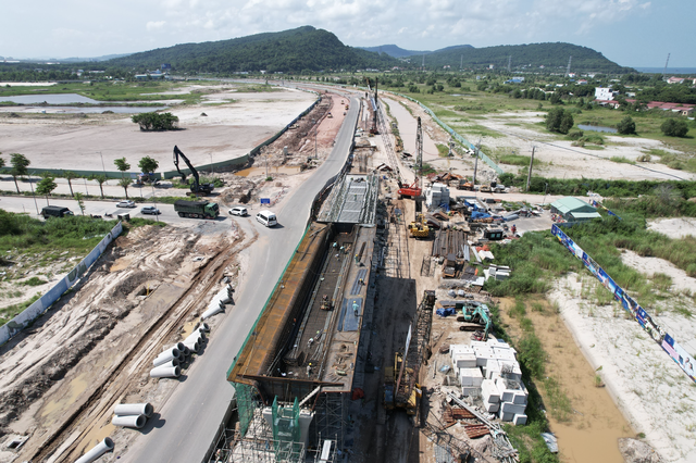 Vietnam's first privately funded LRT targets June 2027 trial run on Phu Quoc - Ảnh 1.