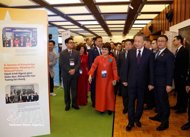 Vietnam, Australia should develop more strategic new-style partnership in science, technology, innovation: Top leader- Ảnh 1.