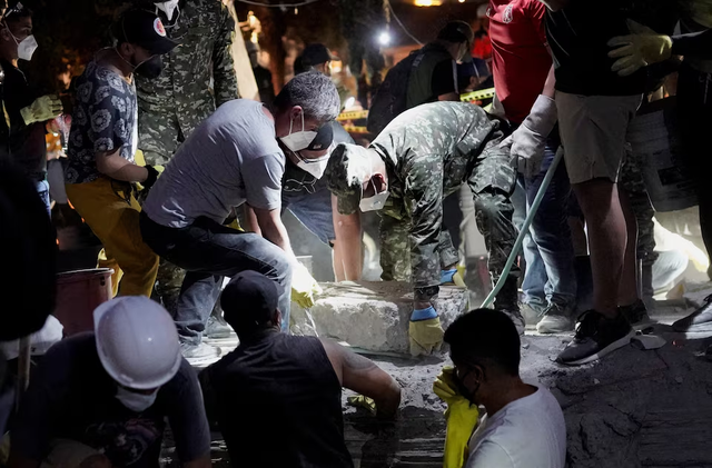 More than 100 killed after strongest quake this century hits western Colombia- Ảnh 11.