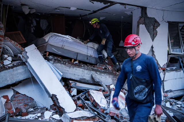 More than 100 killed after strongest quake this century hits western Colombia- Ảnh 13.