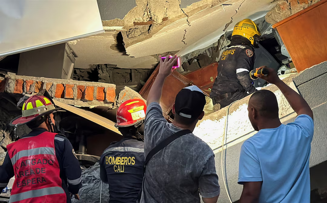 More than 100 killed after strongest quake this century hits western Colombia- Ảnh 5.