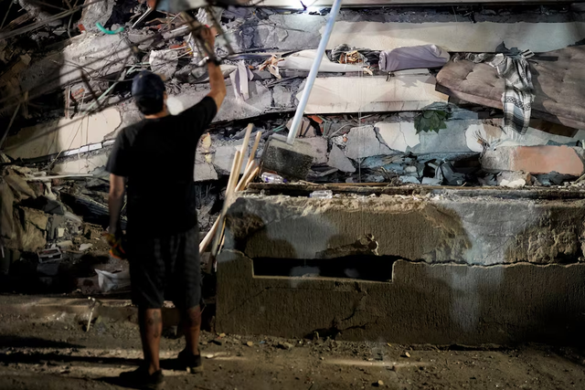 More than 100 killed after strongest quake this century hits western Colombia- Ảnh 9.