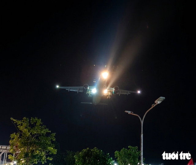 Tan Son Nhat Airport suspended flights twice over drone sightings: What happened behind the scenes?- Ảnh 1.