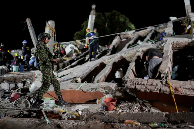 Colombia quake death toll tops 250 as rescuers race to find survivors - Ảnh 2.
