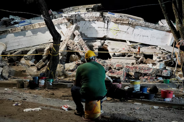 Colombia quake death toll tops 250 as rescuers race to find survivors - Ảnh 4.