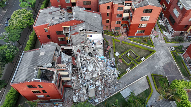 Hundreds still missing in Colombia as desperation grips earthquake rescue effort- Ảnh 5.