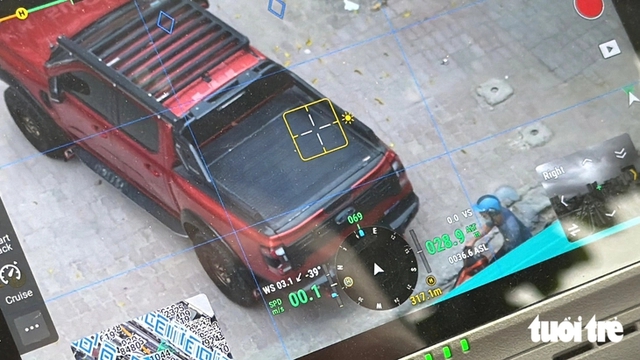 Hanoi police use drones to detect traffic violations on beltway- Ảnh 2.