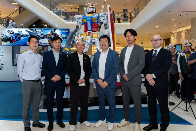 Bandai brings Gundam pop-up to Vietnam for first time, seeking to assess market- Ảnh 2.