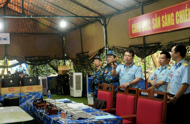 Air defense-air force units hold major exercise in central Vietnam- Ảnh 2.