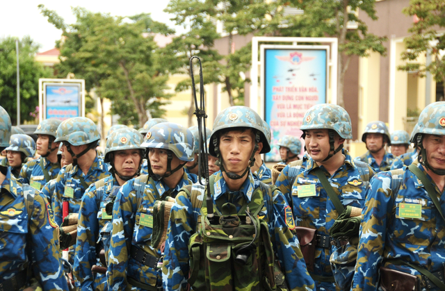 Air defense-air force units hold major exercise in central Vietnam- Ảnh 4.
