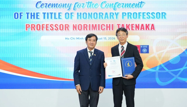Vietnam's University of Science awards honorary professorship to Japanese scientist- Ảnh 1.