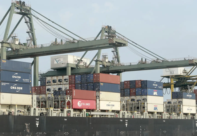 Should Vietnam be worried about its $20bn trade deficit?- Ảnh 5.