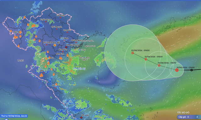 Northern Vietnam braces for heavy rain as tropical depression brings strong winds - Ảnh 1.