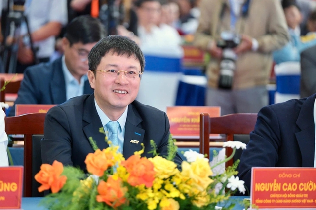 Lien Khuong Airport reopens after 5 months, first flights to Da Lat nearly full - Ảnh 2.