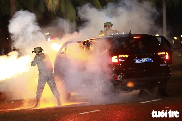 Vietnamese public security forces impress locals, visitors with martial arts, cavalry display- Ảnh 10.