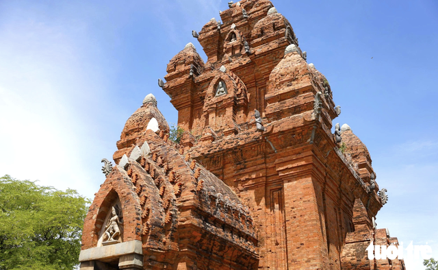 Closer look at ethnic Cham tower complex in south-central Vietnam- Ảnh 4.